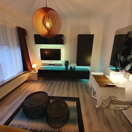 Cosy Corner In Quiet Suburb - All Cars Allowed アントウェルペン エクステリア 写真