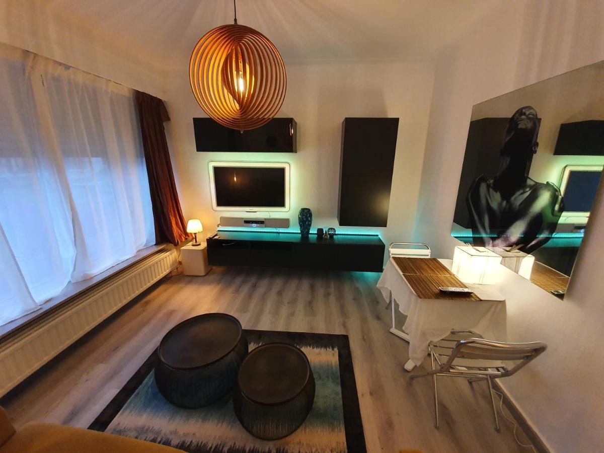 Cosy Corner In Quiet Suburb - All Cars Allowed アントウェルペン エクステリア 写真